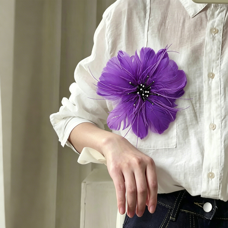 French elegant feather brooch  - огляд і ціна Outdoor Lighting Wedding Decor